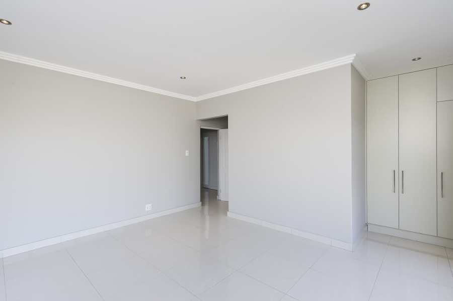 To Let 4 Bedroom Property for Rent in Helderberg Estate Western Cape